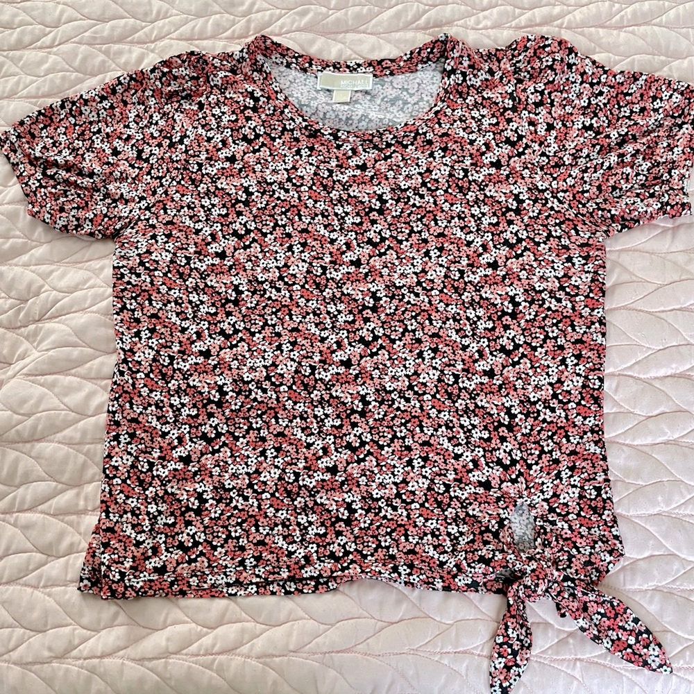 MICHAEL Michael Kors Floral Print Short Sleeve Top - Black, White, Red